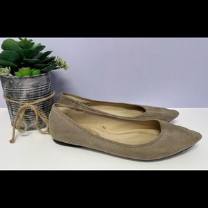 Time and Tru women’s taupe suede flats, size 10
